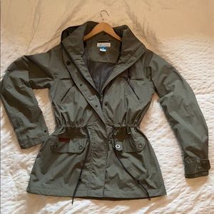 COLUMBIA RAIN JACKET